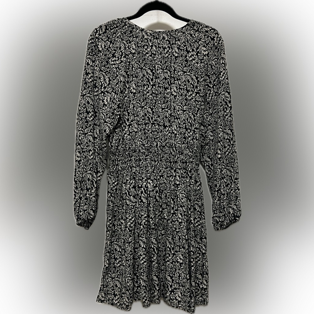 GAP Smocked Splitneck Mini Dress NWOT size M black and white - Picture 3 of 6